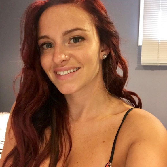 Meet your Posher, Amanda - Picture 1 of 1